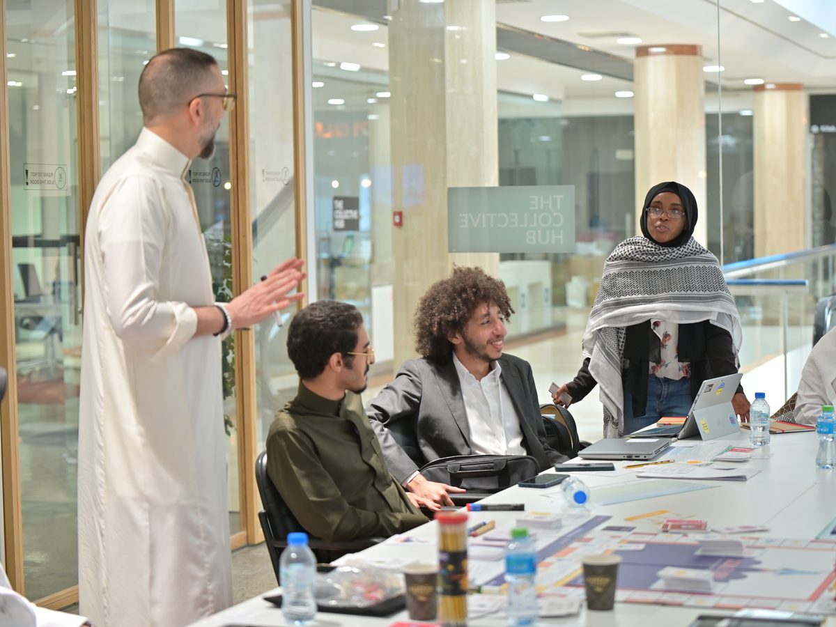 Suhail Algosaibi facilitating a Scale Up! simulation